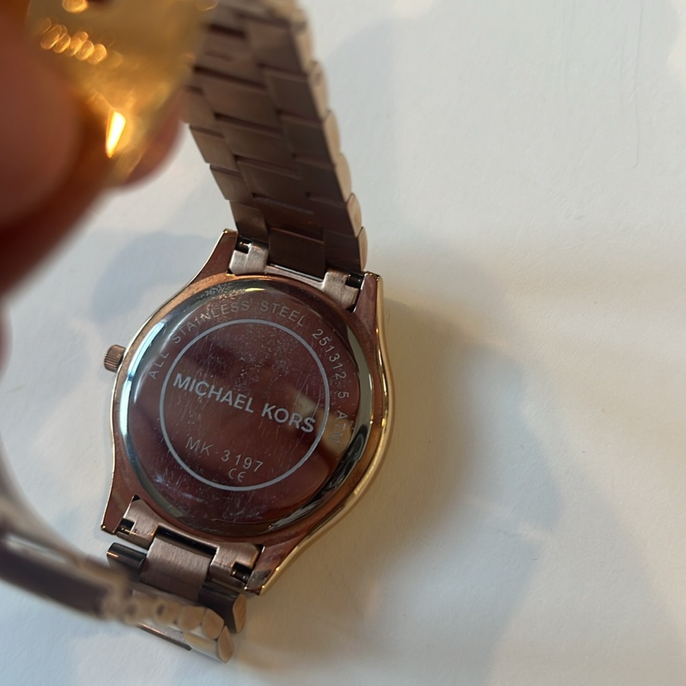 Michael Kors MK3197 Runway Rose Gold Dial Rose Gold Stainless Women's Watch - Picture 5 of 7